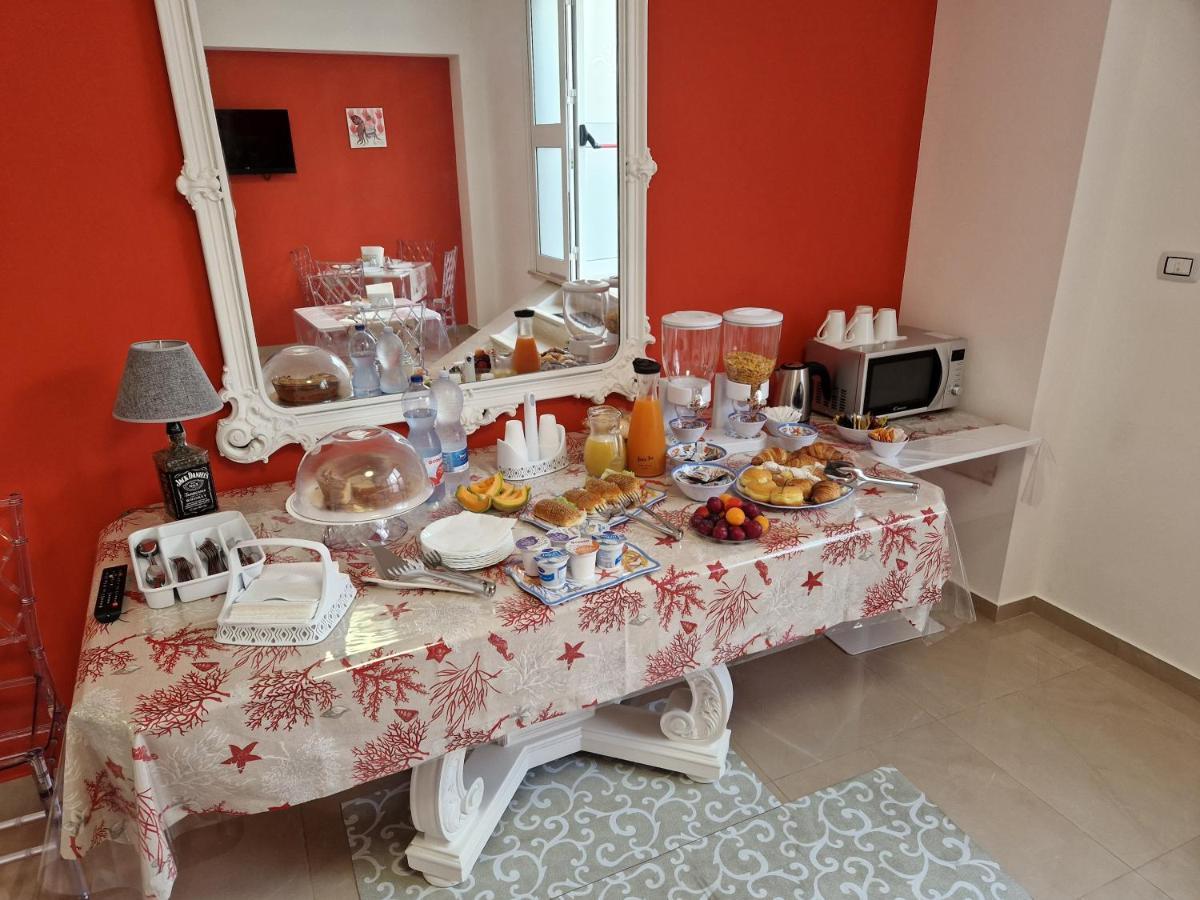 تيراسيني Corallo Rosso B&B المظهر الخارجي الصورة